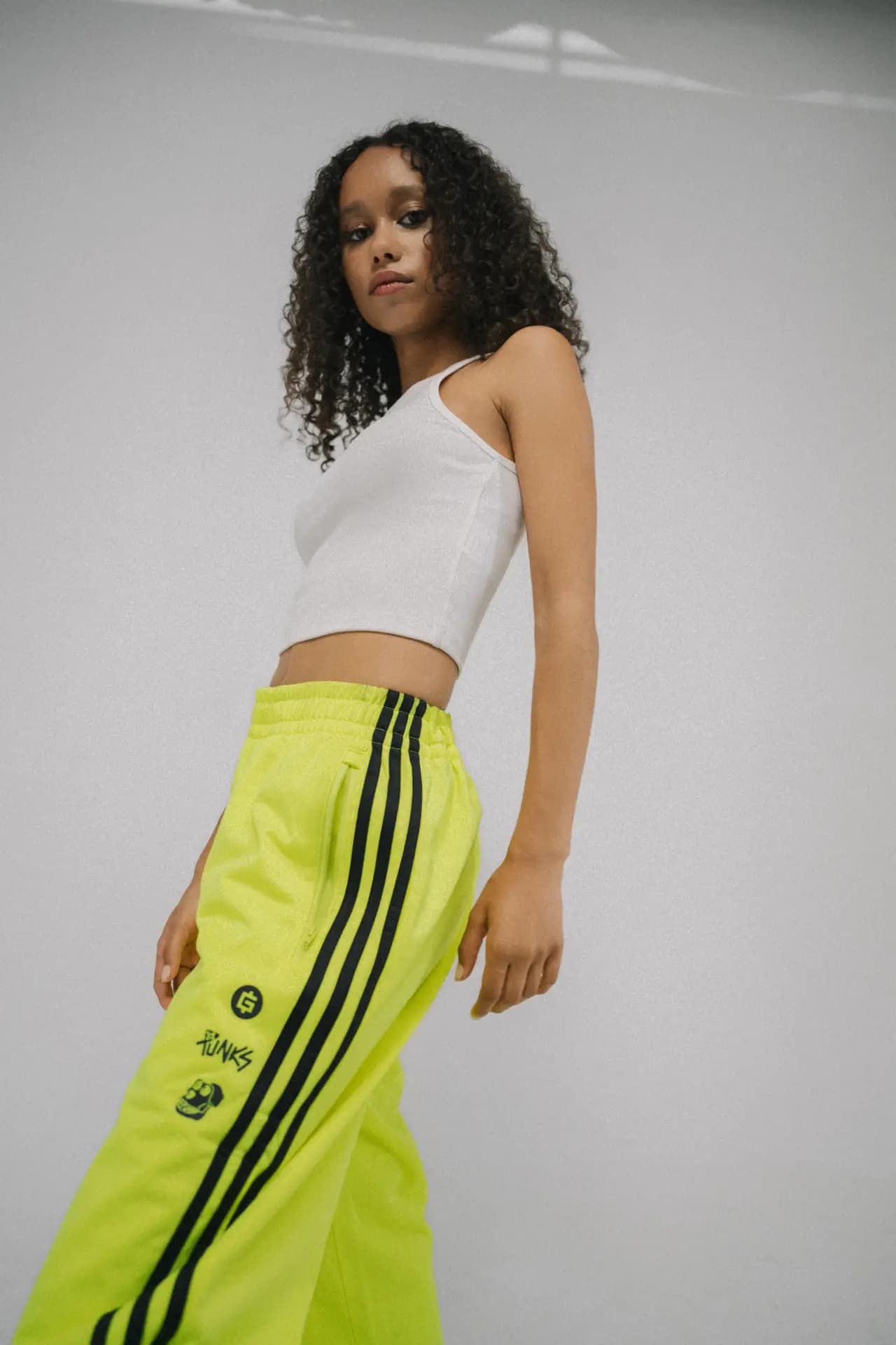 Adidas Metaverse Tracksuit Farbwechsel-Funktion im Detail, Produktfotografie Carsten Beier