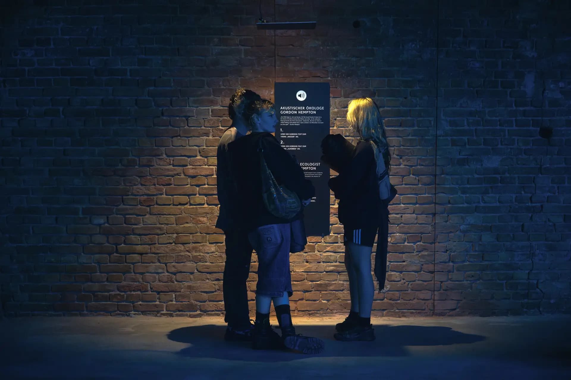 Atmosphärische Aufnahme des dunklen Turms bei The Darkrooms Vertical Berlin von Carsten Beier