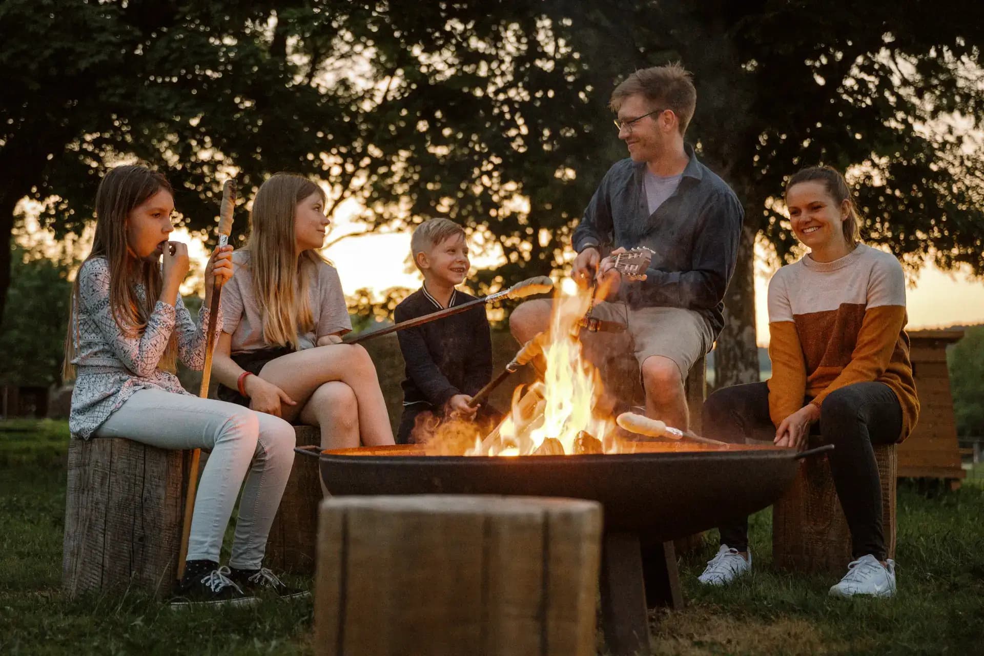 Badespaß der Familie an einem See in Sachsen – TMGS Kampagnenfotografie von Carsten Beier