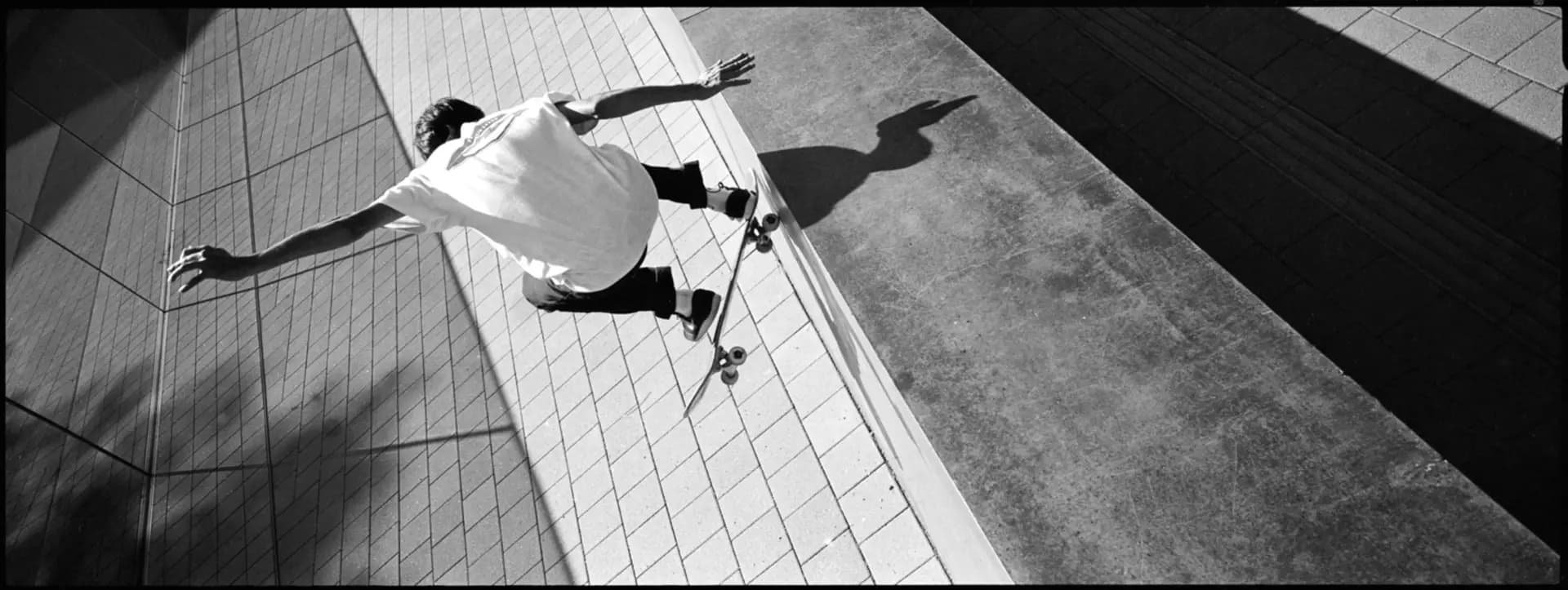 Berlinlines – Urbane Skateboard-Fotografie, analoges Panoramaformat von Carsten Beier