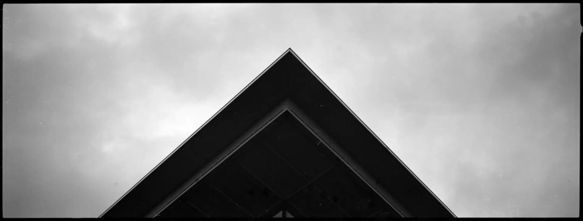 Berlinlines – Analoge Skateboard-Fotografie, Panoramaformat von Carsten Beier