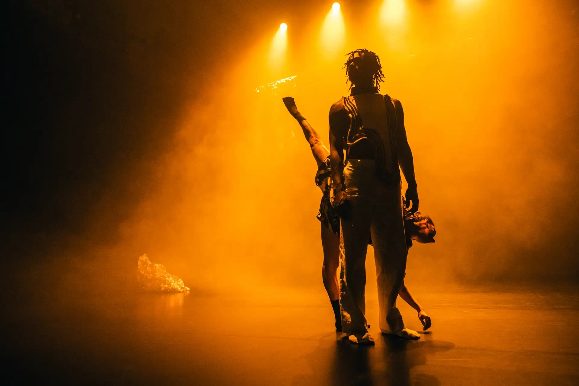 Choreografie von João Pedro de Paula bei Demise II im Festspielhaus Hellerau, Foto Carsten Beier