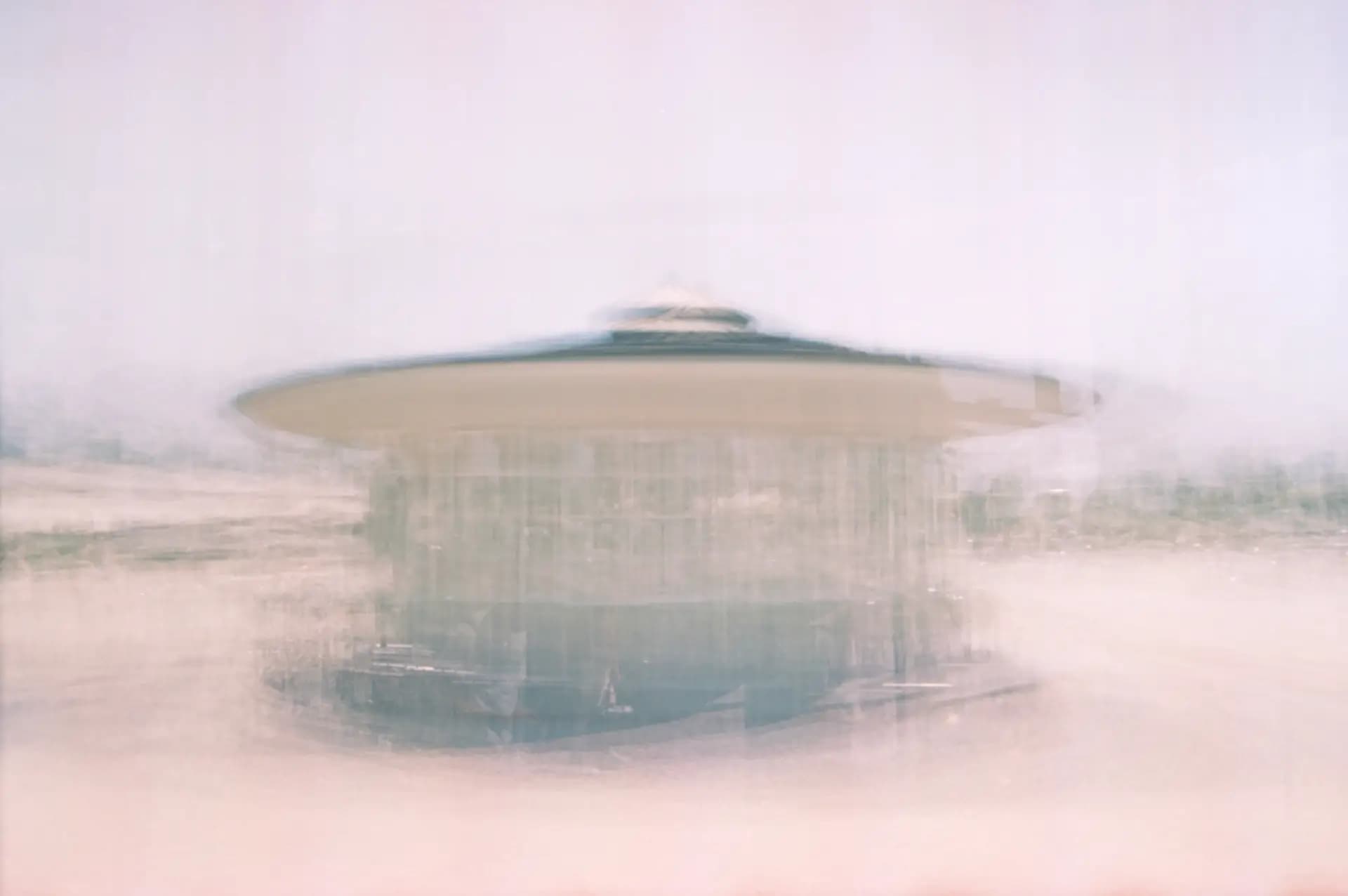 Essenz – Postplatz Dresden, Fine Art Analogfotografie von Carsten Beier