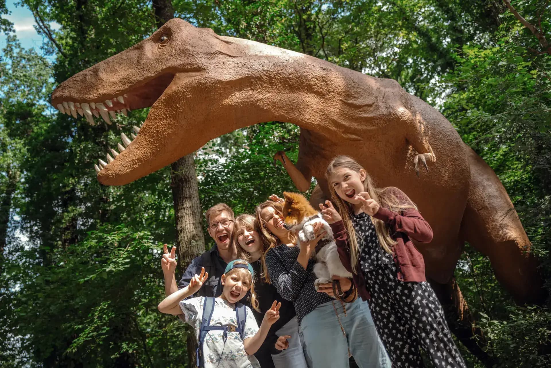 Familie beim Erkunden einer Burg in Sachsen – Werbefotografie für TMGS von Carsten Beier