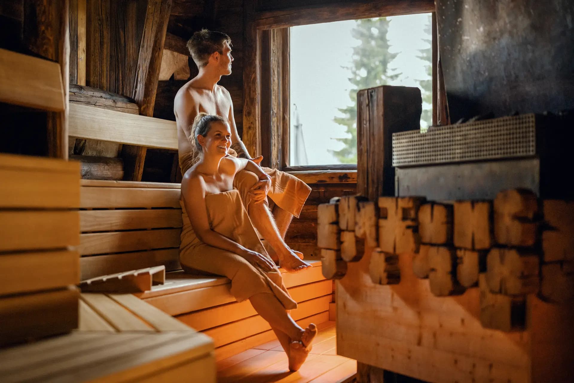 Familie genießt Picknick in der Natur Sachsens – Tourismus Kampagne fotografiert von Carsten Beier