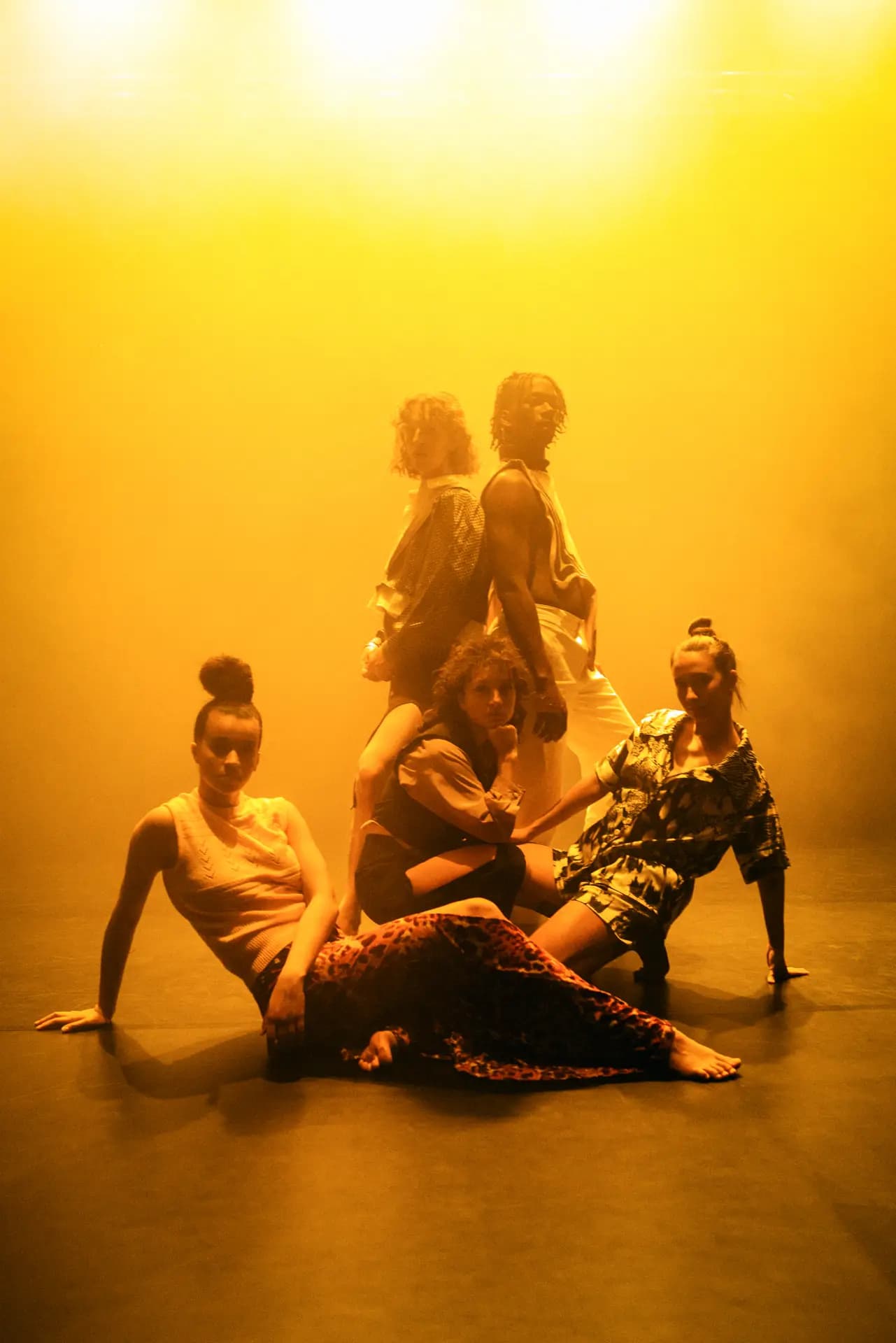 Finale der Demise II Performance im Festspielhaus Hellerau – Tanzfotografie von Carsten Beier Dresden