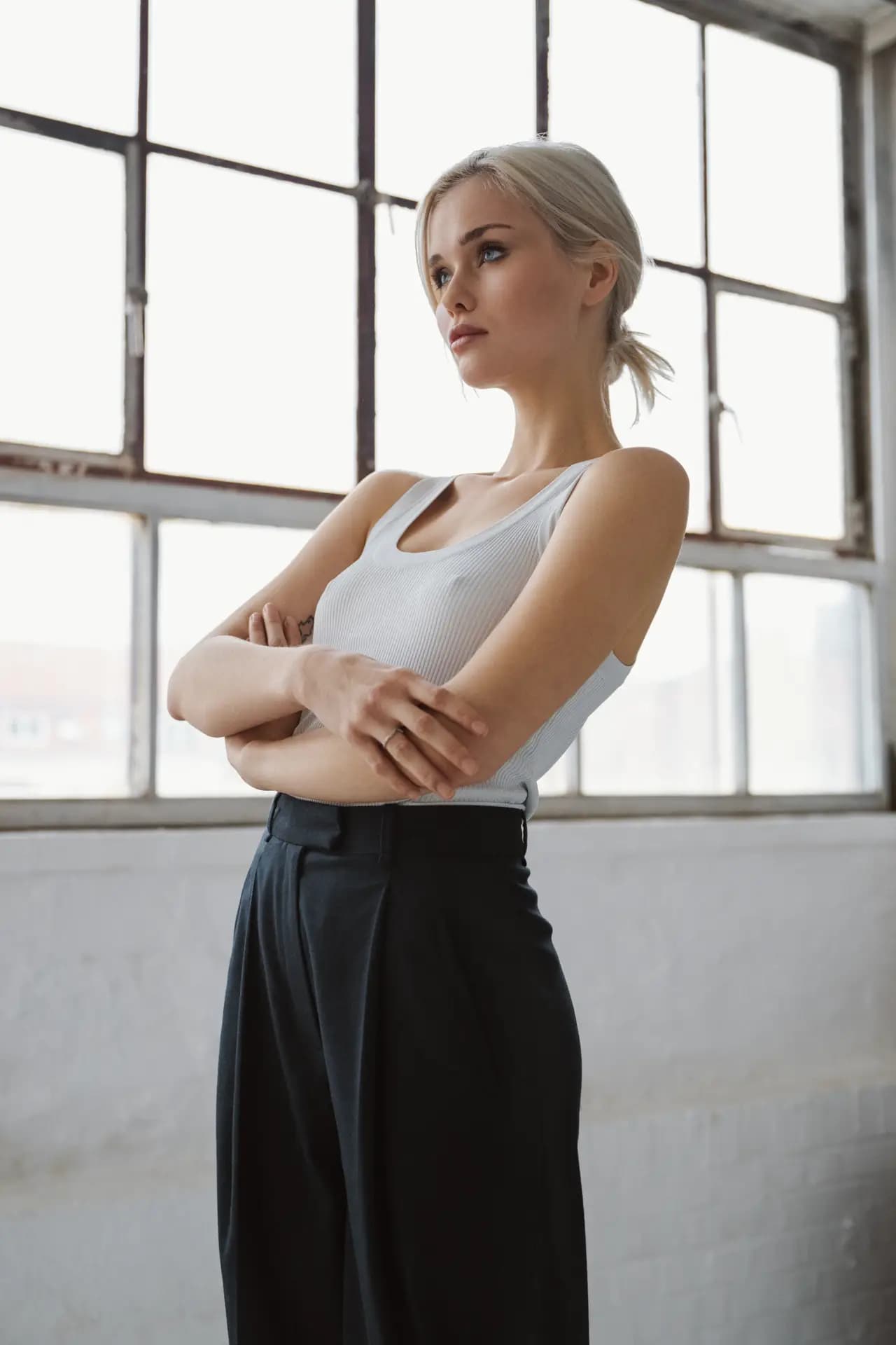 Jessie Profilaufnahme im Tageslichtstudio Leipzig, professionelle Fotografie von Carsten Beier