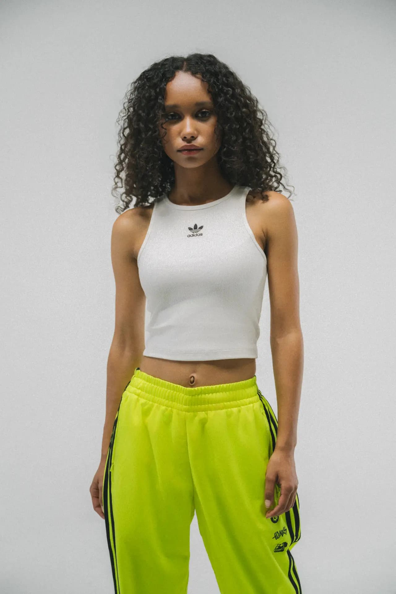 Joelle und Buduc im Adidas x BAYC Tracksuit Duo-Aufnahme, Kampagnenfotograf Carsten Beier