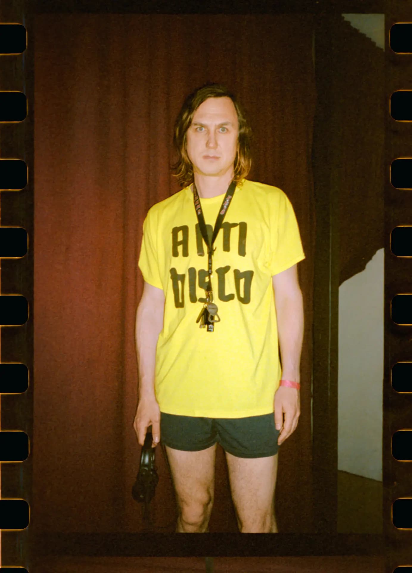 Lars Eidinger Portrait vor Anti Disco Auftritt in Dresden, Schauspieler-Fotografie von Carsten Beier