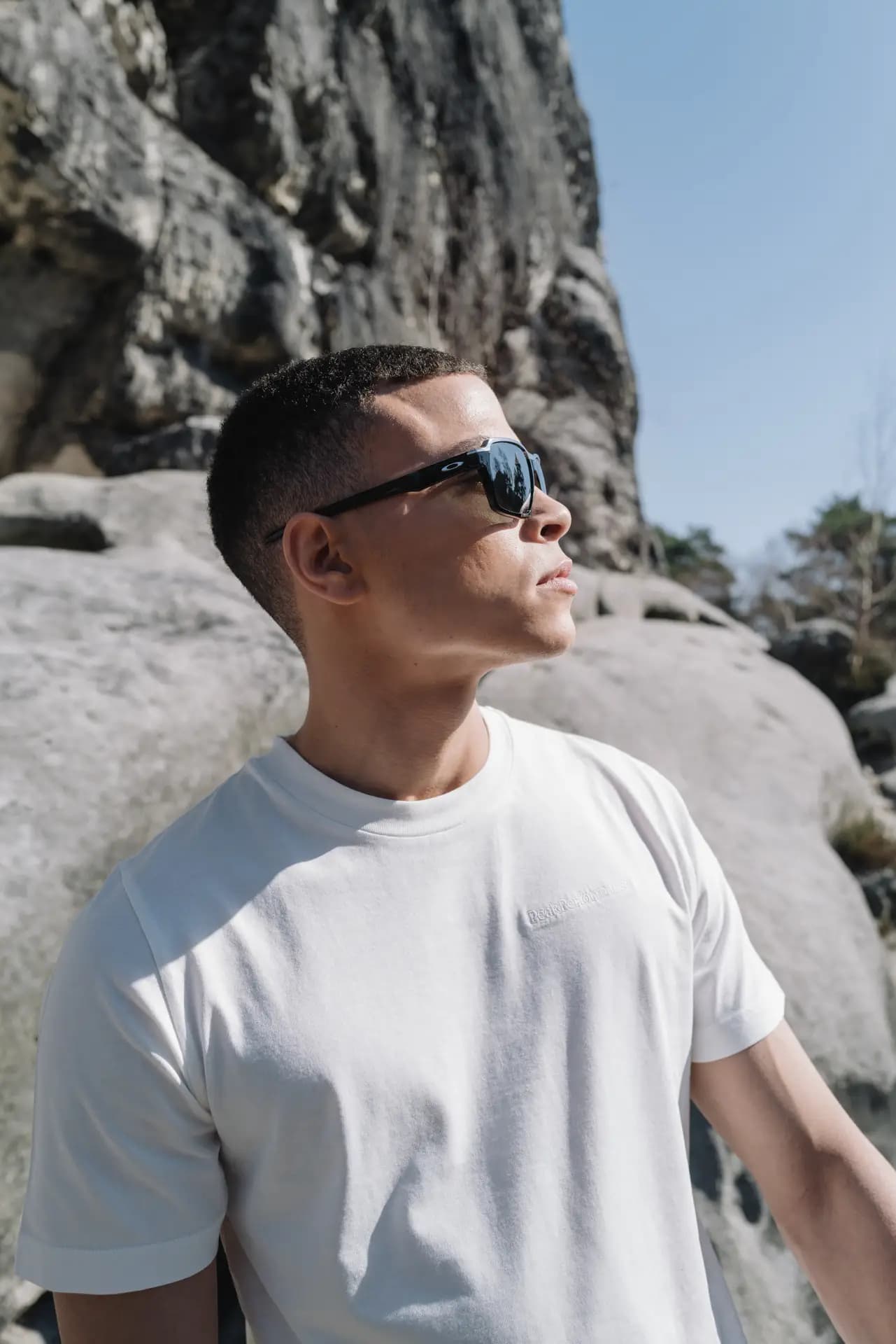 Portrait-Aufnahme im Peak Performance Outfit – Kampagnenfotografie Carsten Beier Dresden