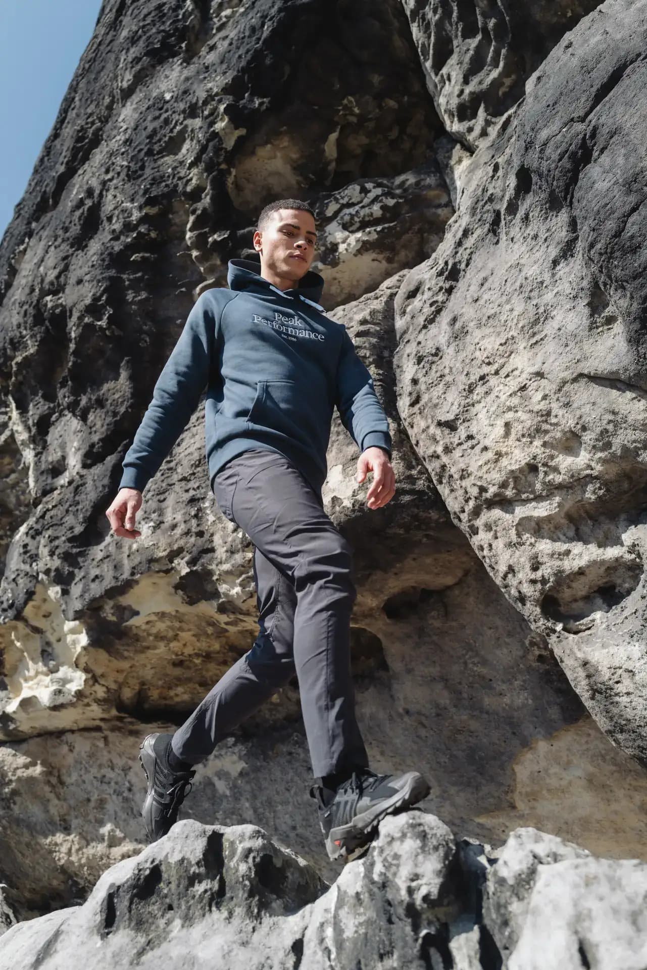 Duo-Aufnahme Peak Performance Editorial im Elbsandsteingebirge – Kampagnenfotograf Carsten Beier