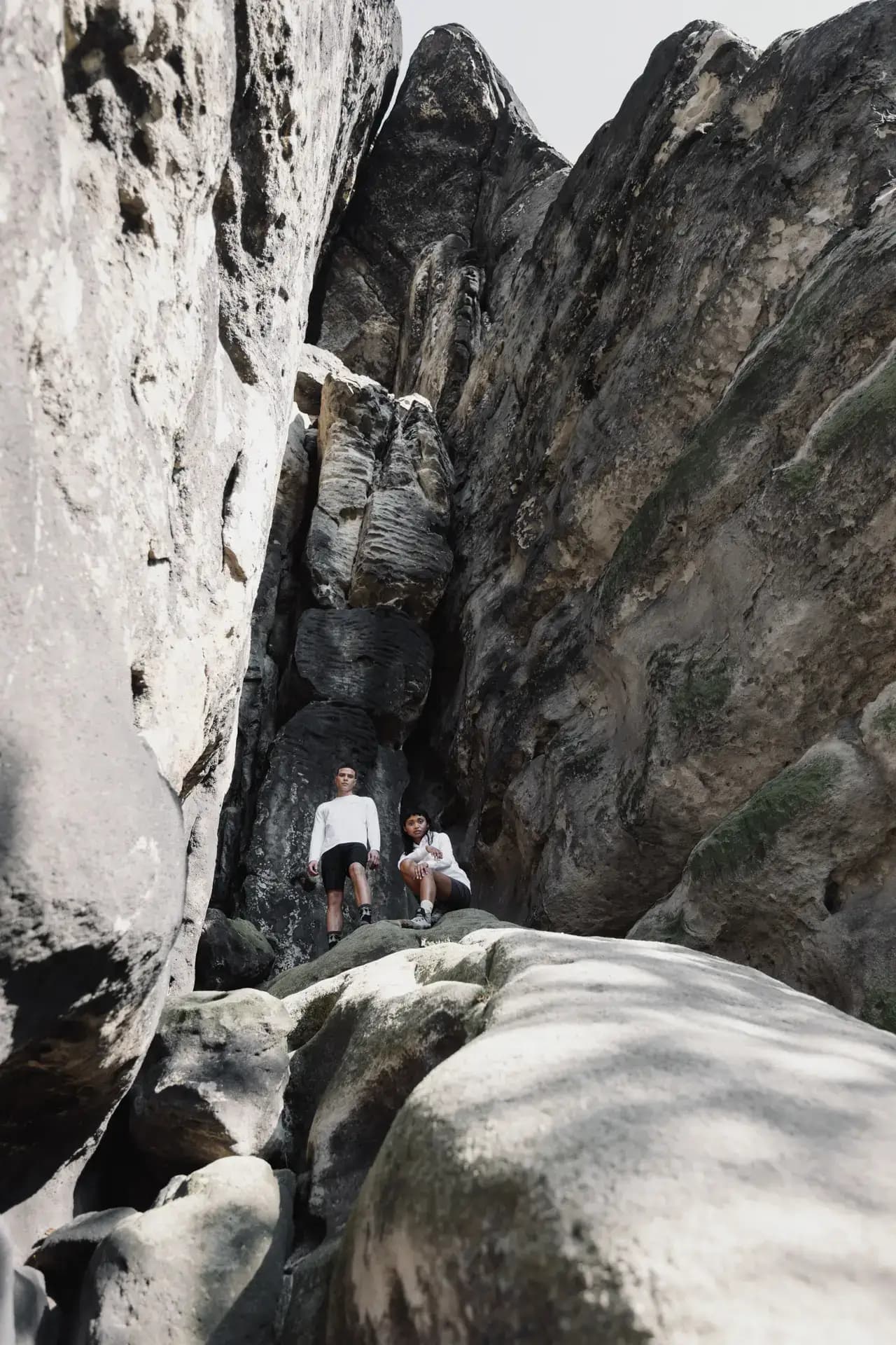 Peak Performance Wanderkampagne – Nahaufnahme Outdoor-Bekleidung von Carsten Beier Dresden