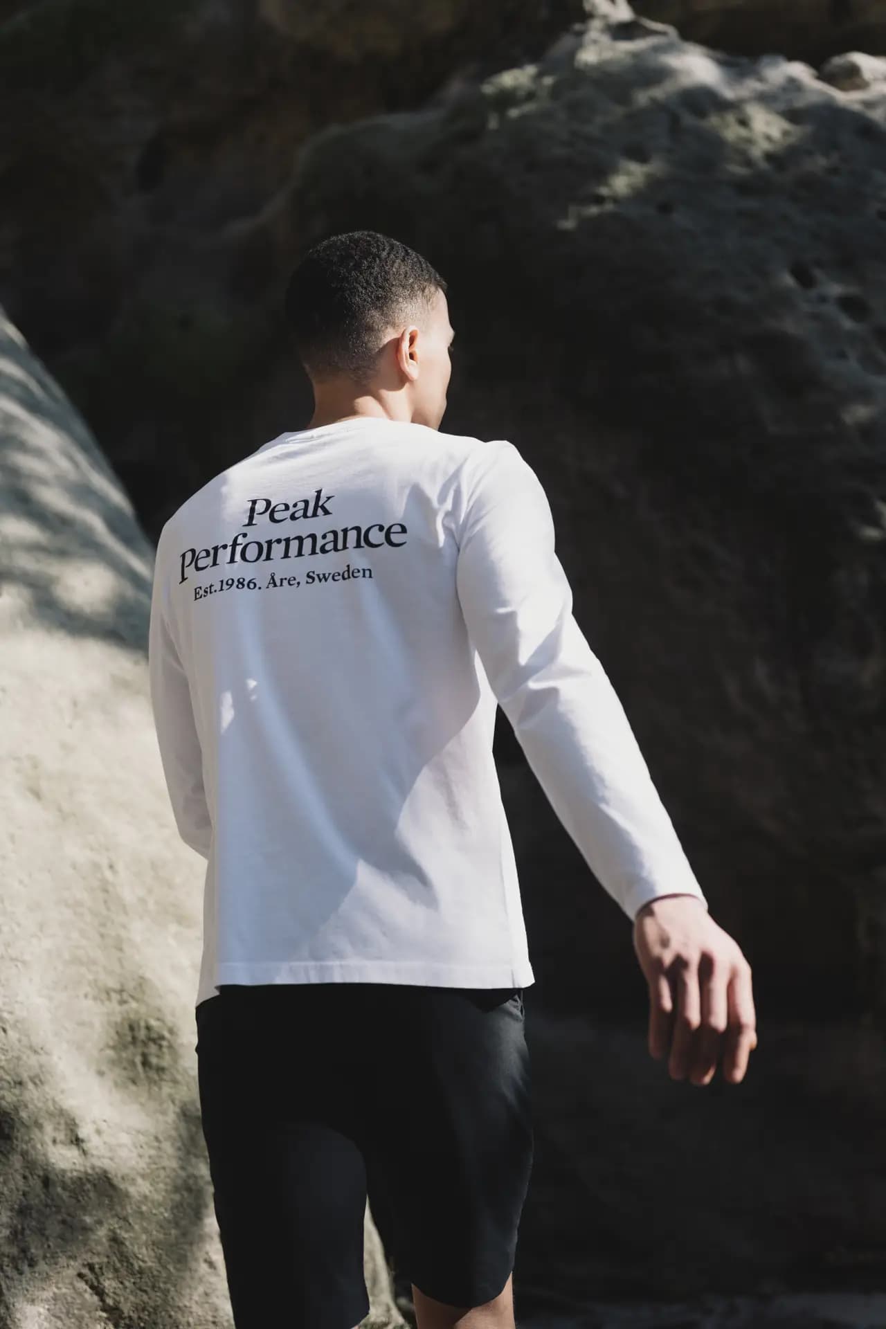 Lifestyle-Aufnahme Peak Performance Kollektion im Elbsandsteingebirge – Carsten Beier Fotograf