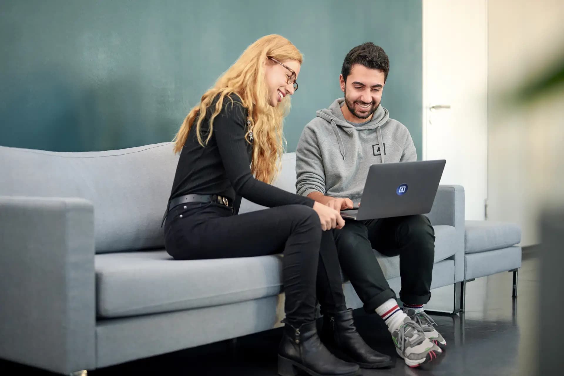 Project A Teamdynamik im Berliner Office – professionelle Businessfotografie von Carsten Beier