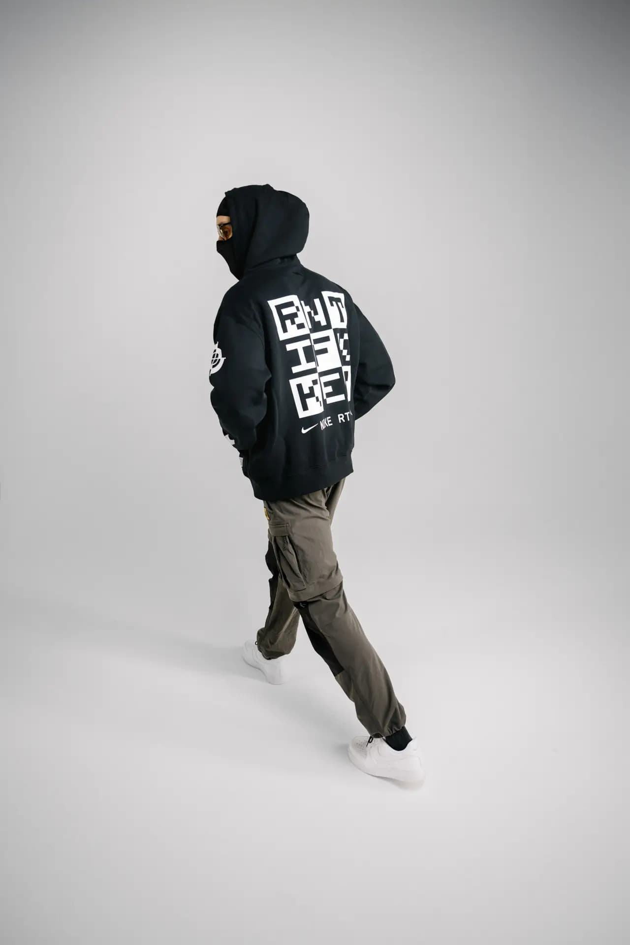 RTFKT x Nike SZN1 Gesamtkollektion – digitale Mode trifft physische Handwerkskunst, fotografiert von Carsten Beier