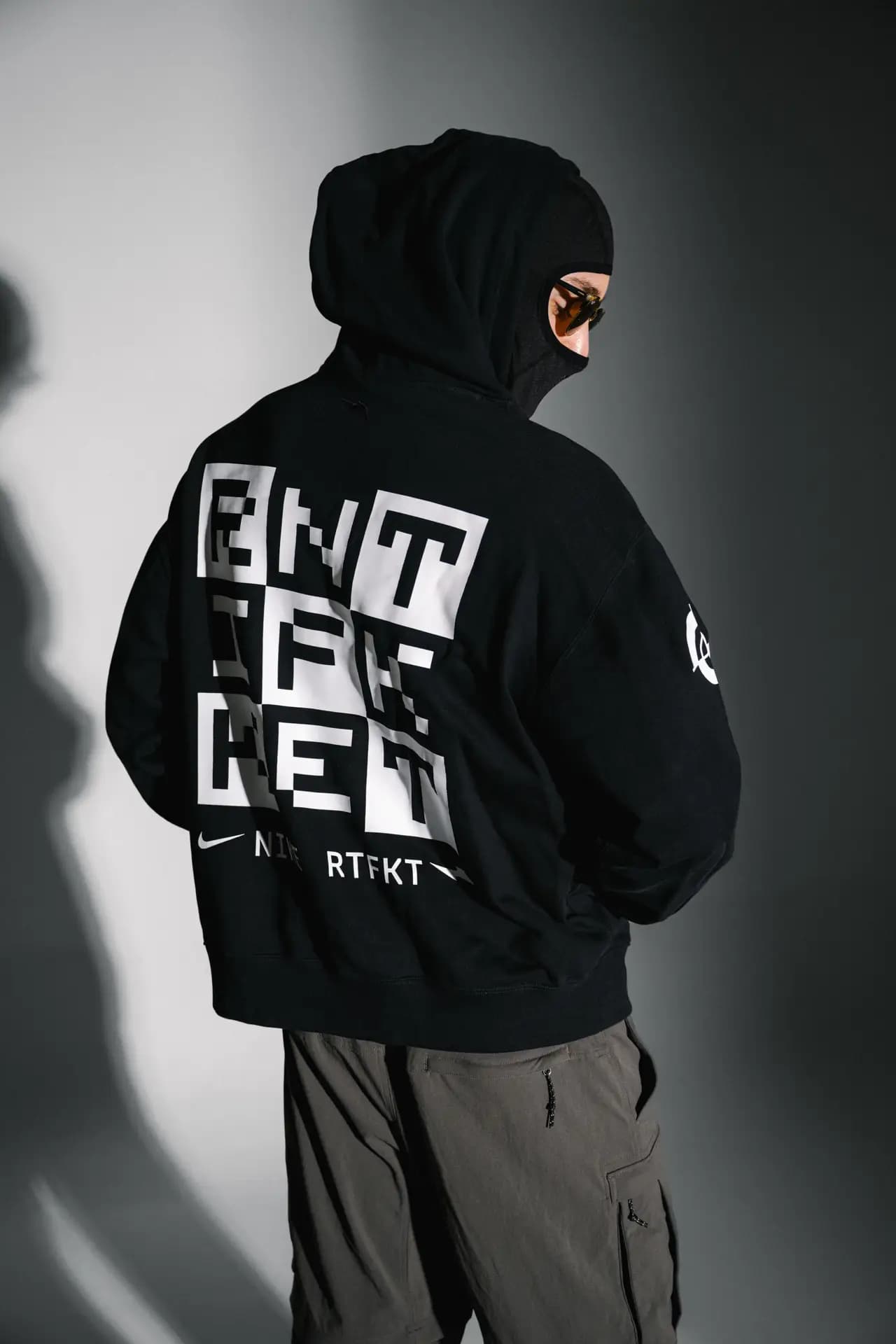 RTFKT x Nike SZN1 Kollektion – Studiofotografie der digitalen Modemarke in Dresden von Carsten Beier