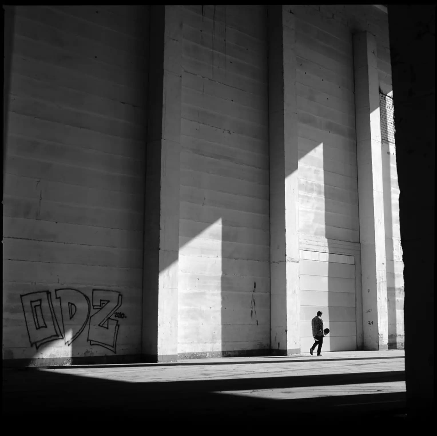 Christian Pietrzok – Skateboarding in Berlin Lichtenberg, Fotografie von Carsten Beier