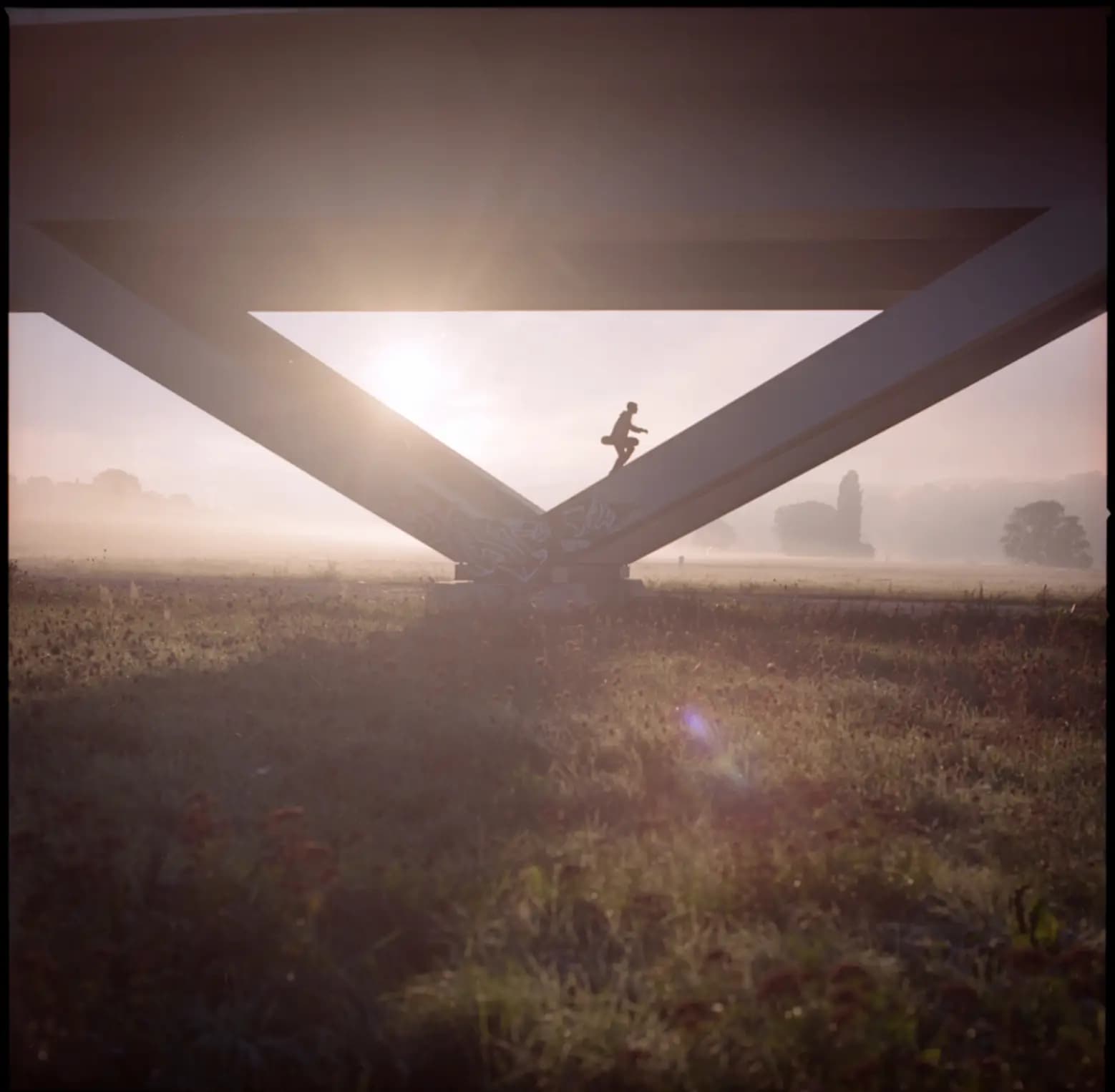 Sebastian Linda – Skateboarding bei Sonnenaufgang in Dresden, Fotografie von Carsten Beier