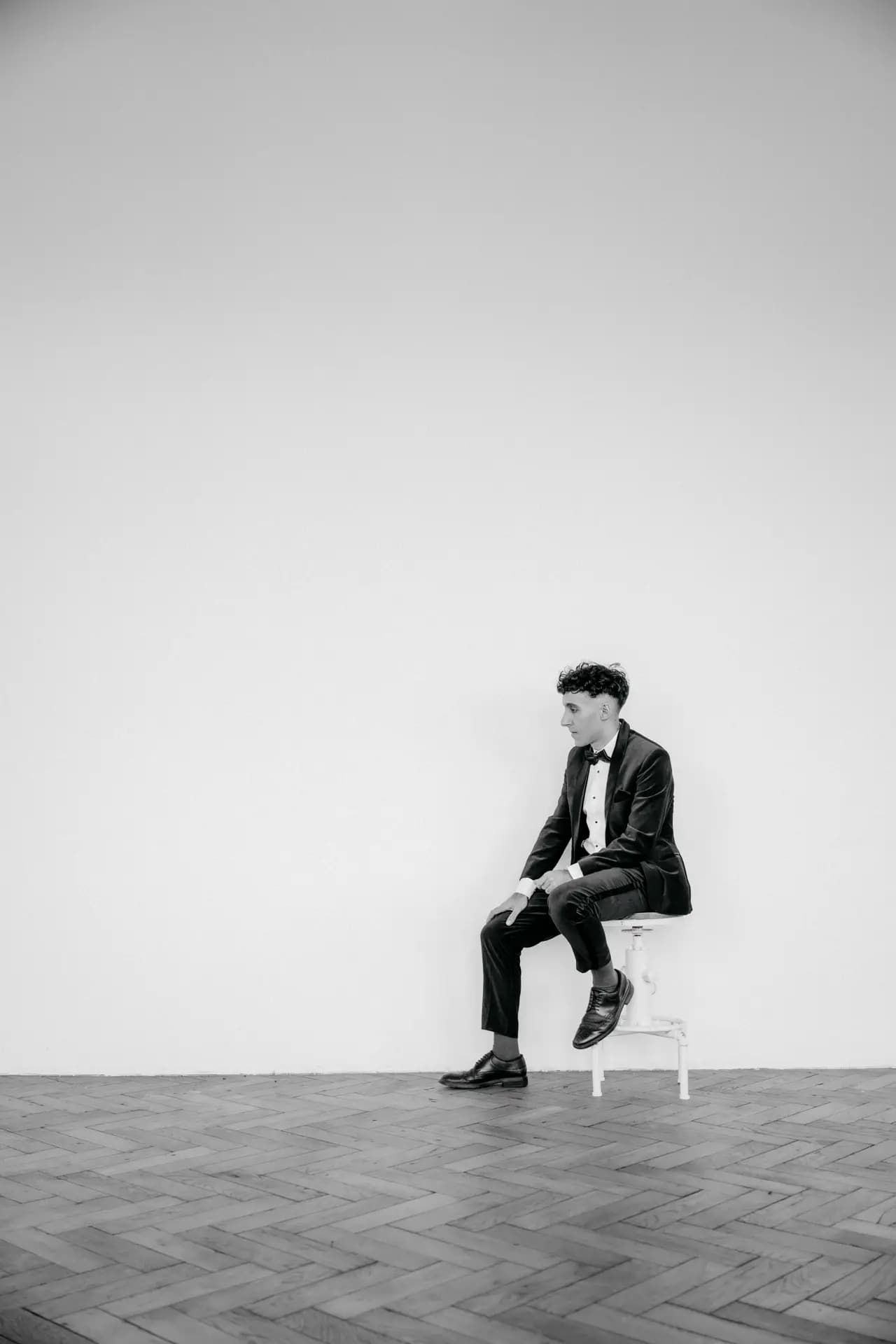 Yassin Trabelsi mit direktem Blick in die Kamera – Portraitfotografie Carsten Beier Dresden